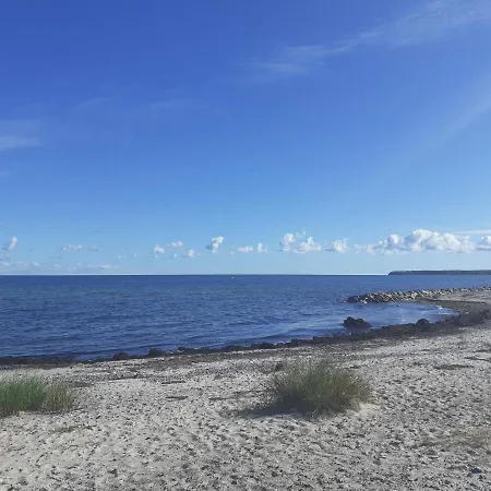 5 Person In Stege-by Traum Stege