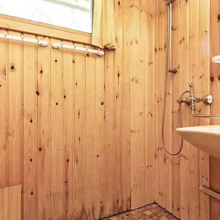 5 Person In Stege-by Traum Stege