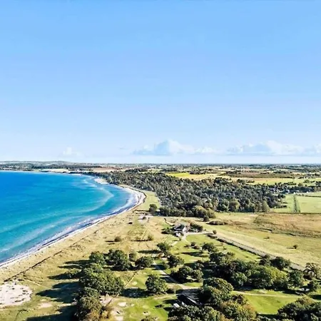 5 Person In Stege-by Traum Stege